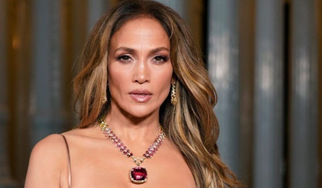 secrete jennifer lopez