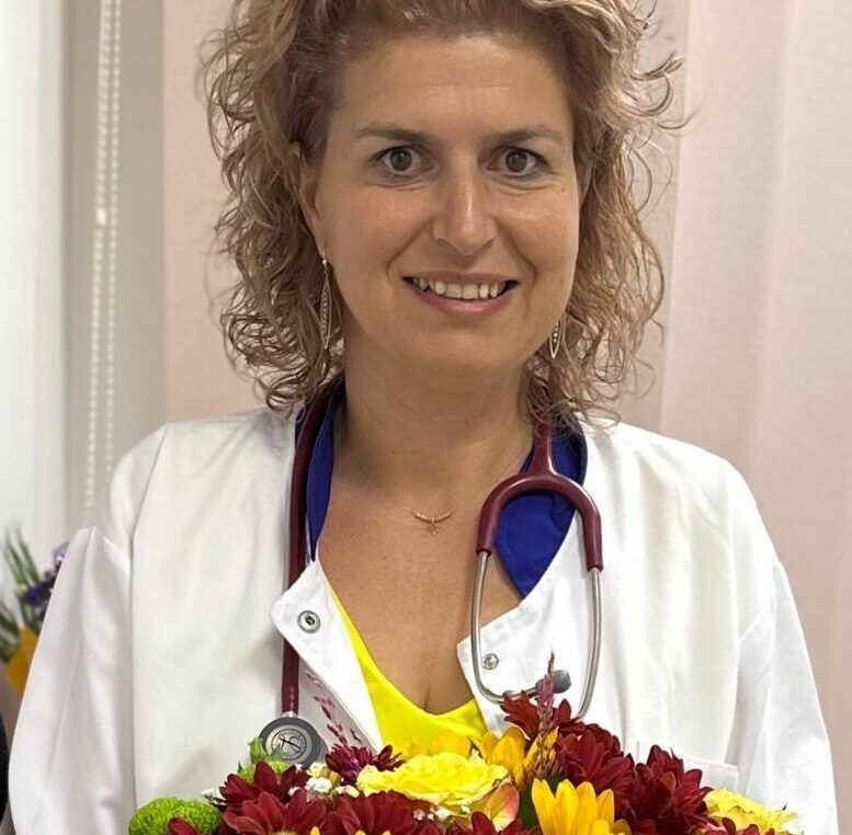 Dr. Roxana Chivu, medic primar gastroenterologie si medicina interna